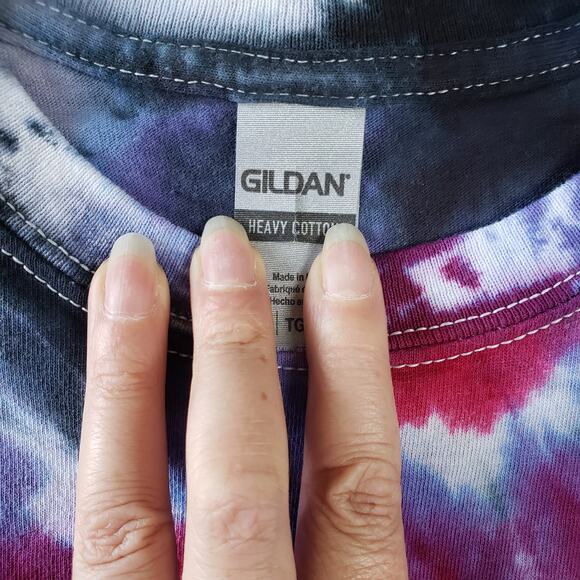 Gildan Side Fan Feathered Lavender Fuchsia Black Tie Dye T-Shirt Size Large - Picture 4 of 6